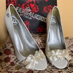 FERGALICIOUS WHITE HIGH HELLS WITH RIBBON